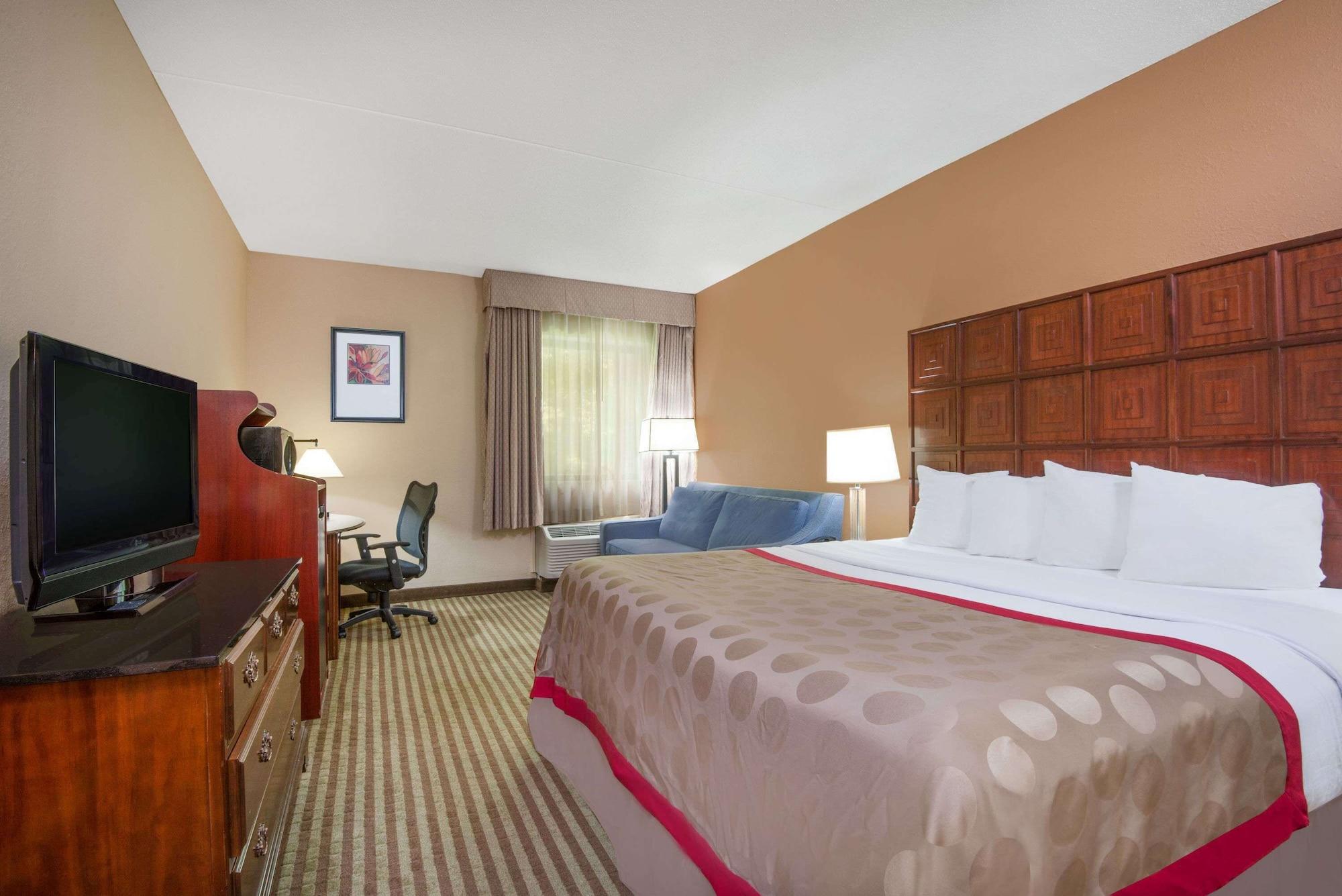 Ramada By Wyndham Columbus North Hotel Westerville Exterior foto
