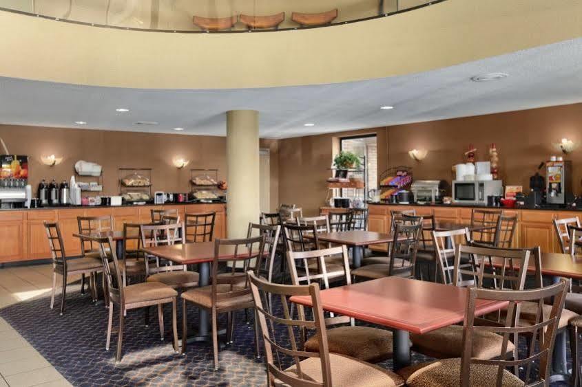 Ramada By Wyndham Columbus North Hotel Westerville Exterior foto